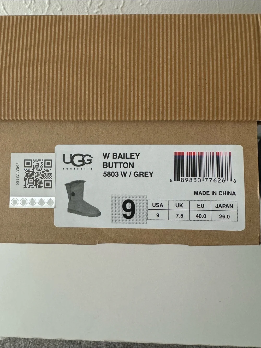 UGG Bailey Button Boot Sz 9